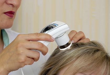 Медик-специалист по перхоти