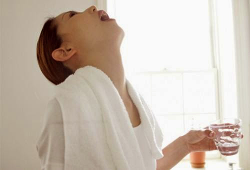 Полоскание соляным раствором Полоскание соляным раствором